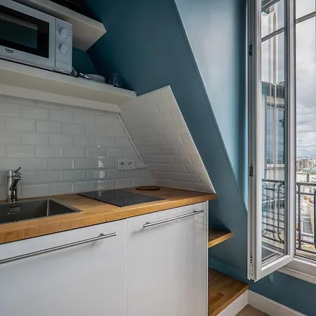 Goodguest-trocadero Eiffel Tower Mobility Lease *