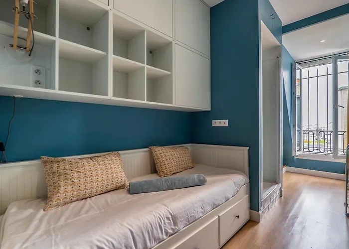 Goodguest-trocadero Eiffel Tower Mobility Lease *